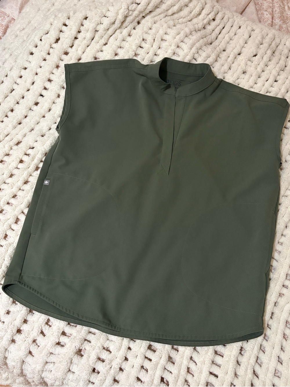 FIGS Olive Green scrub top XS